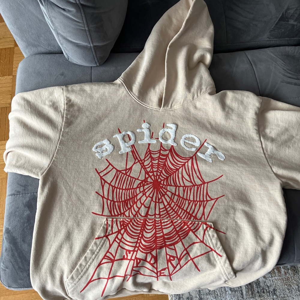 Rare Young Thug Beige Hoodie🕷️
Negotiable